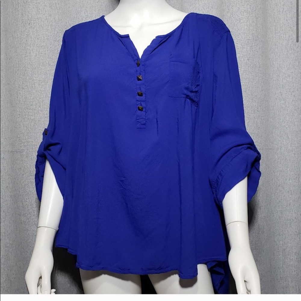 TORRID HARPER PULLOVER PYRAMID BUTTON 3/4 Sleeve
